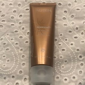 NuSkin Insta Glow Tinted Self-Tanning Gel - Brand new in sealed package